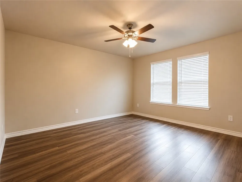 1417 Maverick Sinton, TX 78387