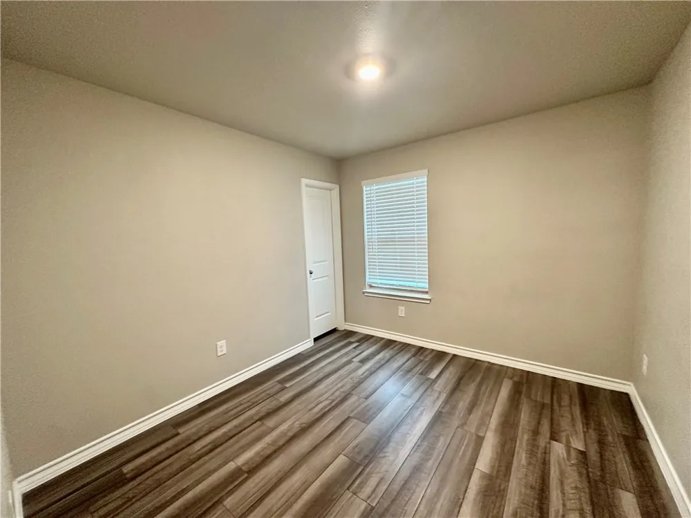 1417 Maverick Sinton, TX 78387