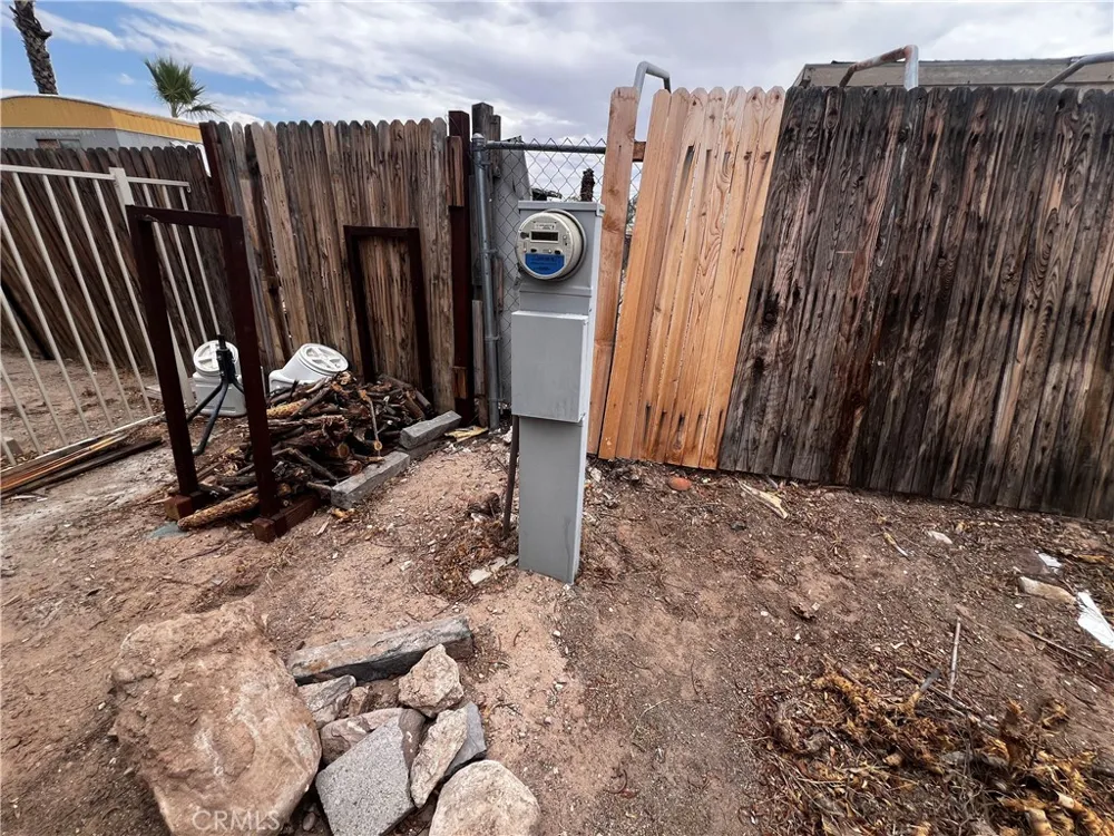 1225 Desert Needles, CA 92363
