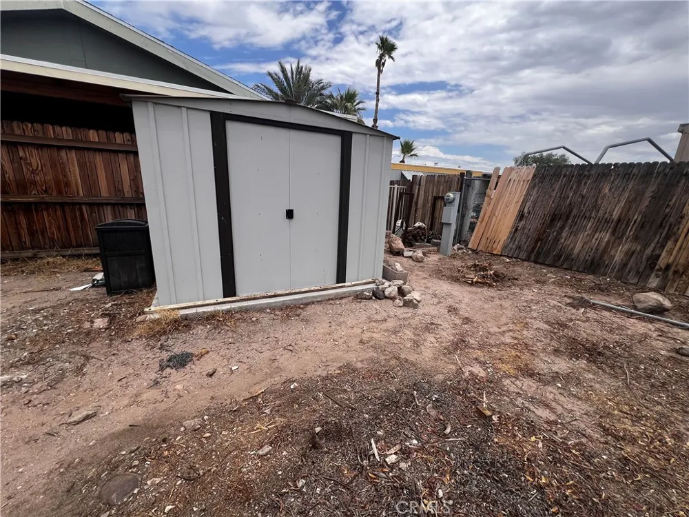 1225 Desert Needles, CA 92363