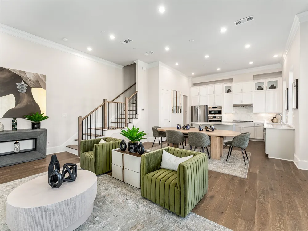 1416 Avenue Plano, TX 75074