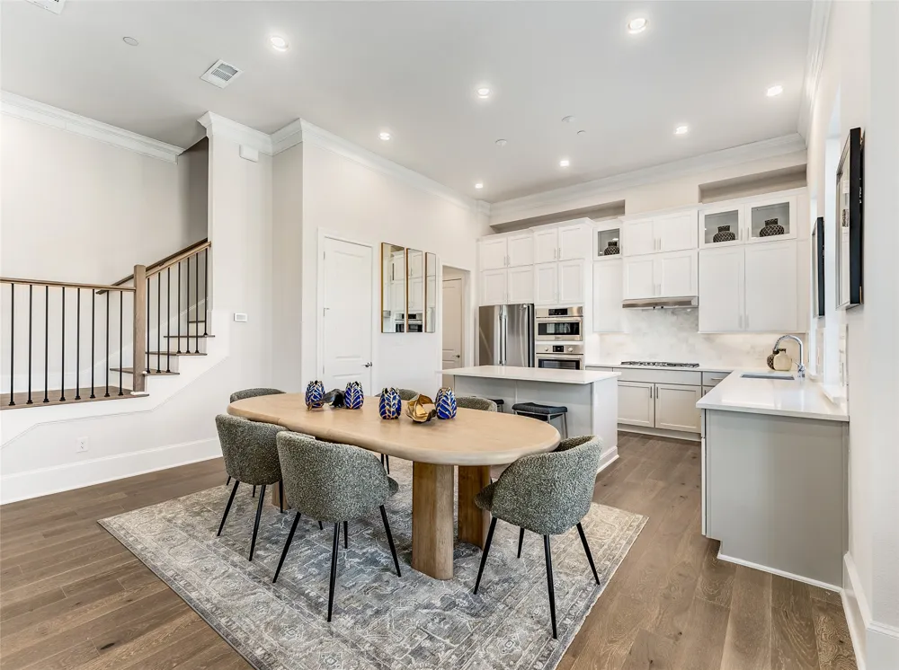 1416 Avenue Plano, TX 75074