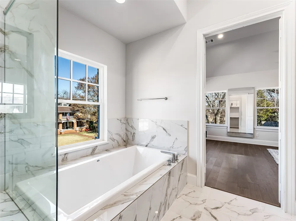 1416 Avenue Plano, TX 75074