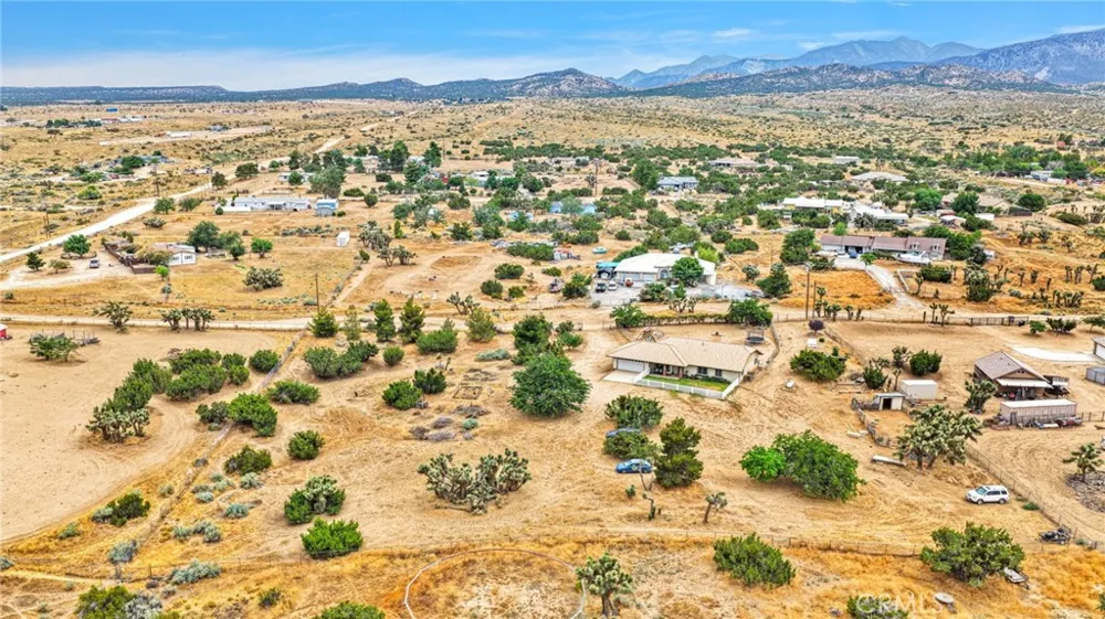 6432 Lime Road Phelan, CA 92371