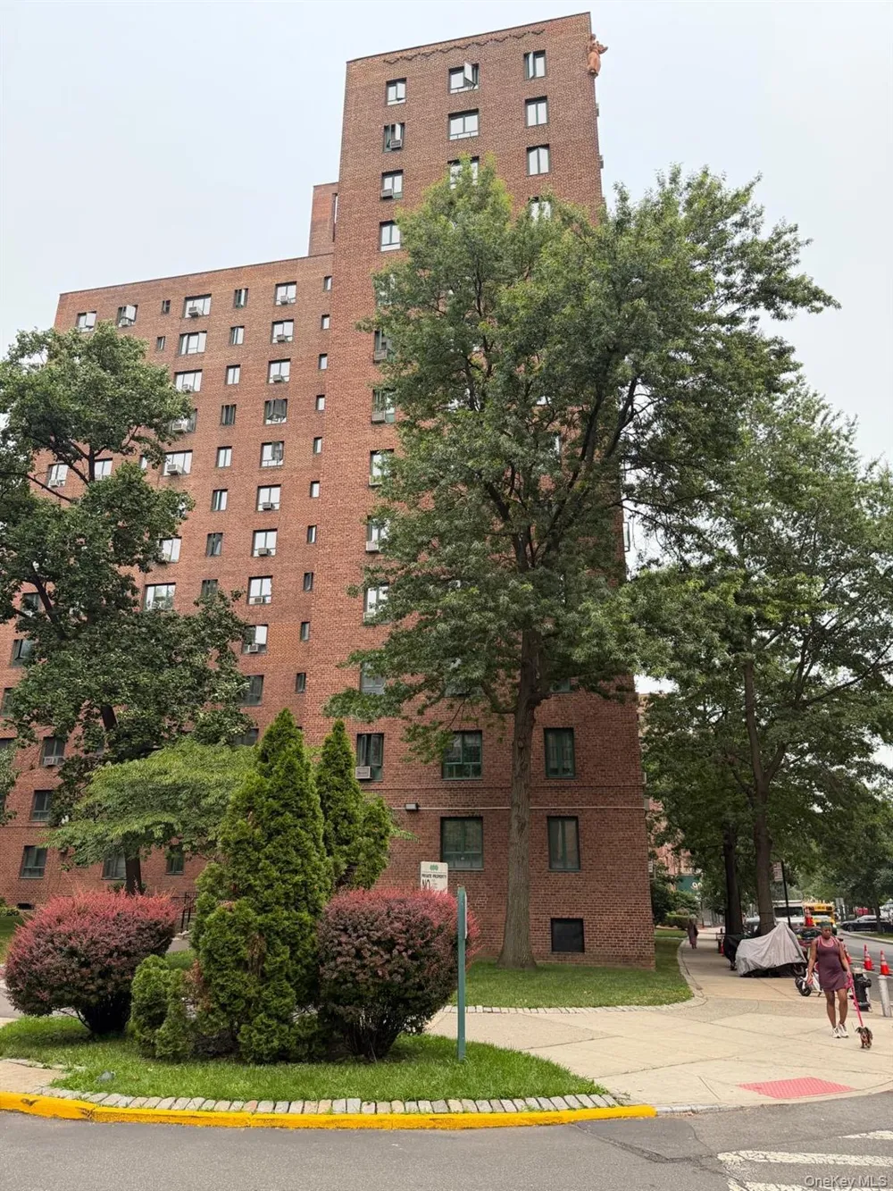 1605 Metropolitan Avenue #12C Bronx, NY 10462