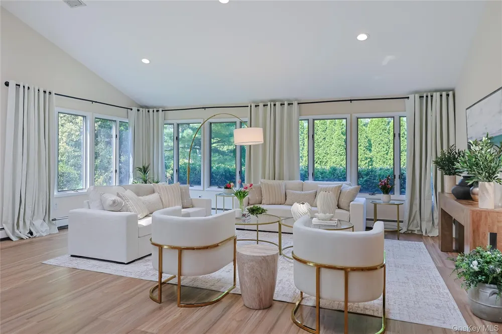119 Harrow Lane Manhasset, NY 11030