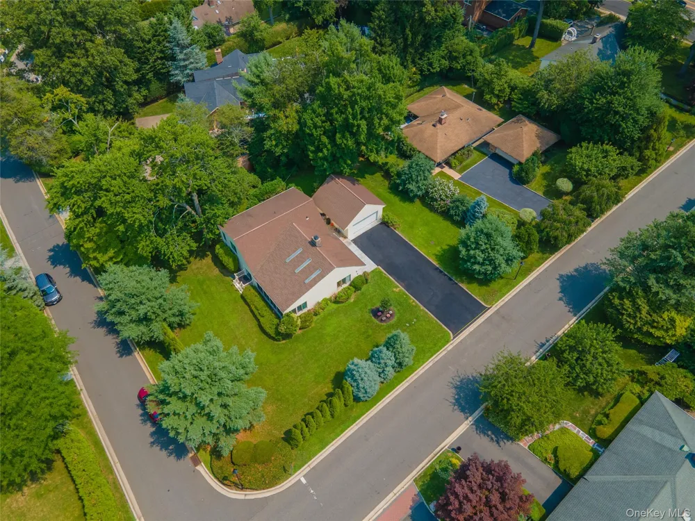 119 Harrow Lane Manhasset, NY 11030