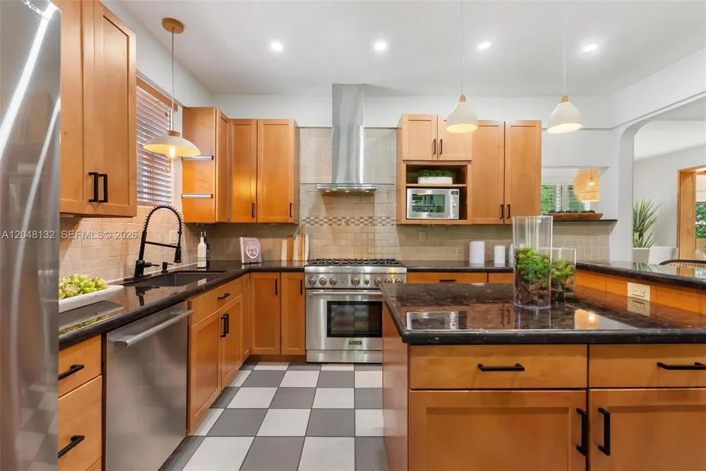12045 Griffing Blvd Biscayne Park, FL 33161