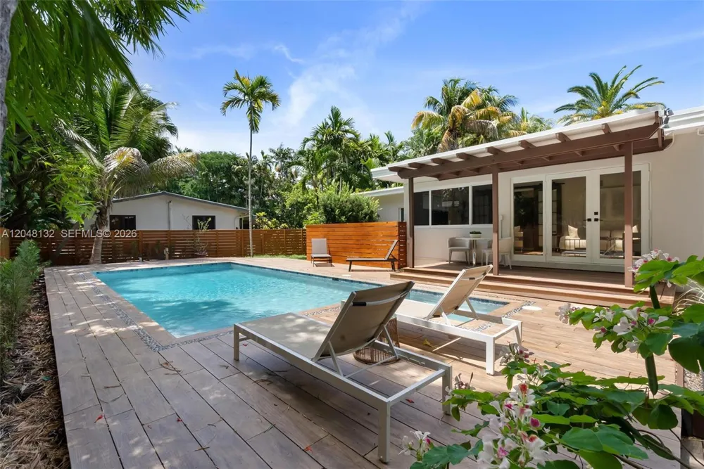 12045 Griffing Blvd Biscayne Park, FL 33161