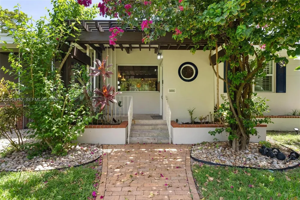 12045 Griffing Blvd Biscayne Park, FL 33161