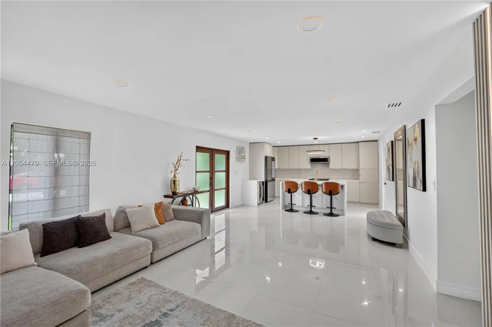 1892 NE 33rd St Oakland Park, FL 33306