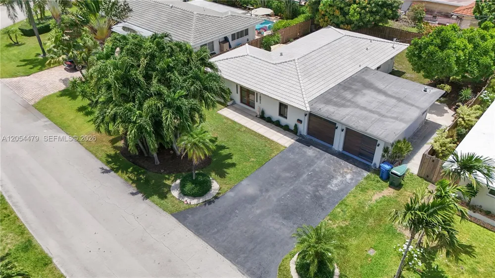 1892 NE 33rd St Oakland Park, FL 33306