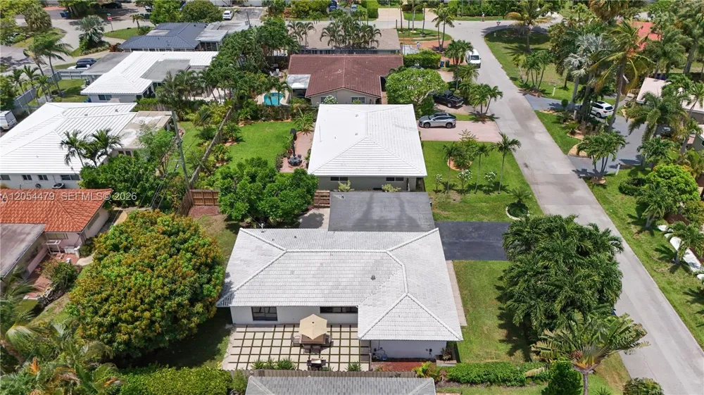 1892 NE 33rd St Oakland Park, FL 33306