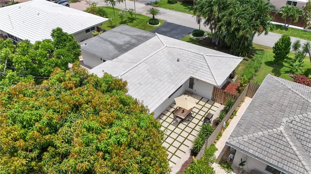1892 NE 33rd St Oakland Park, FL 33306