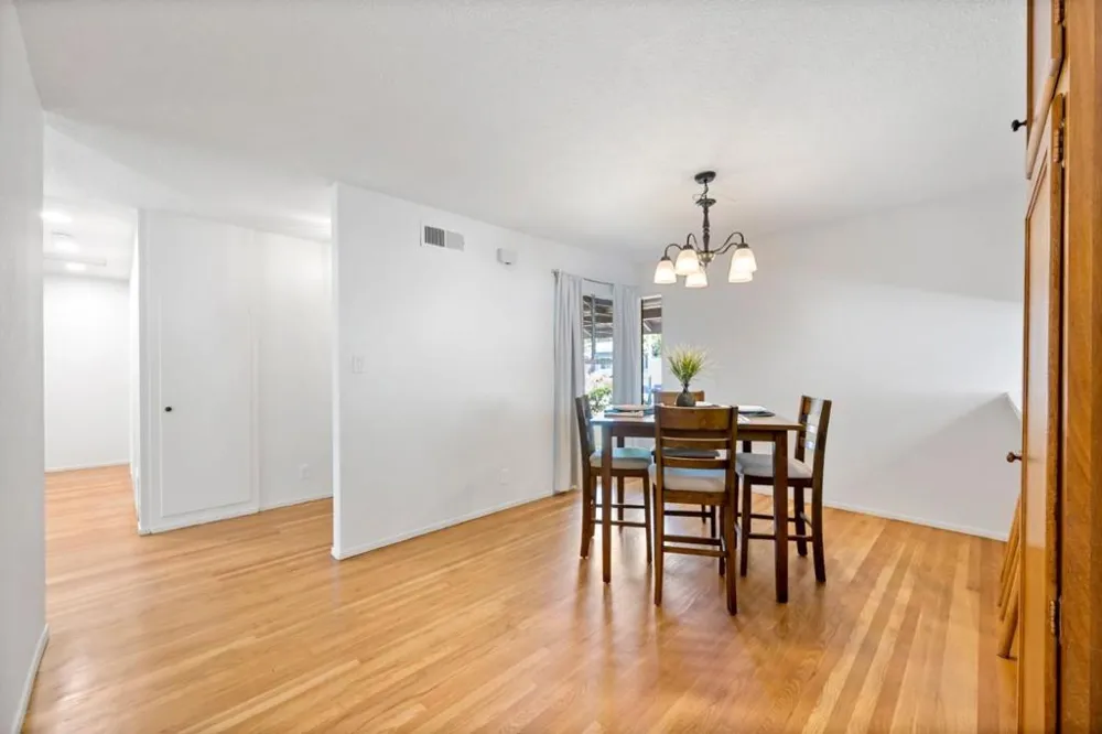 7864 Belknap Drive Cupertino, CA 95014