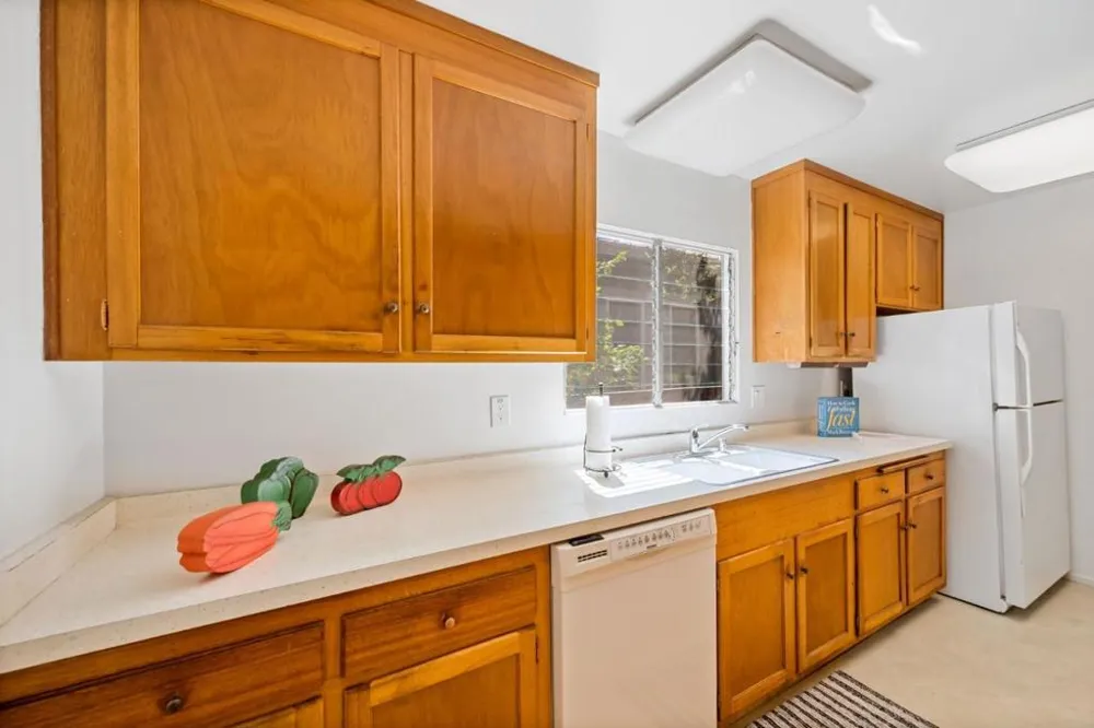 7864 Belknap Drive Cupertino, CA 95014
