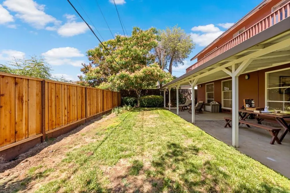 7864 Belknap Drive Cupertino, CA 95014