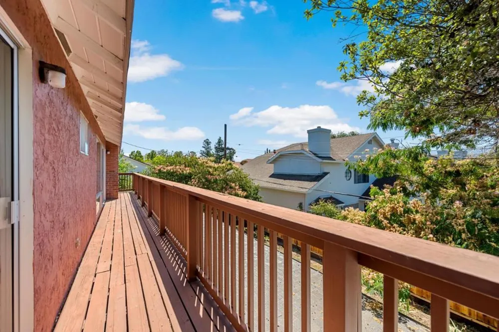 7864 Belknap Drive Cupertino, CA 95014