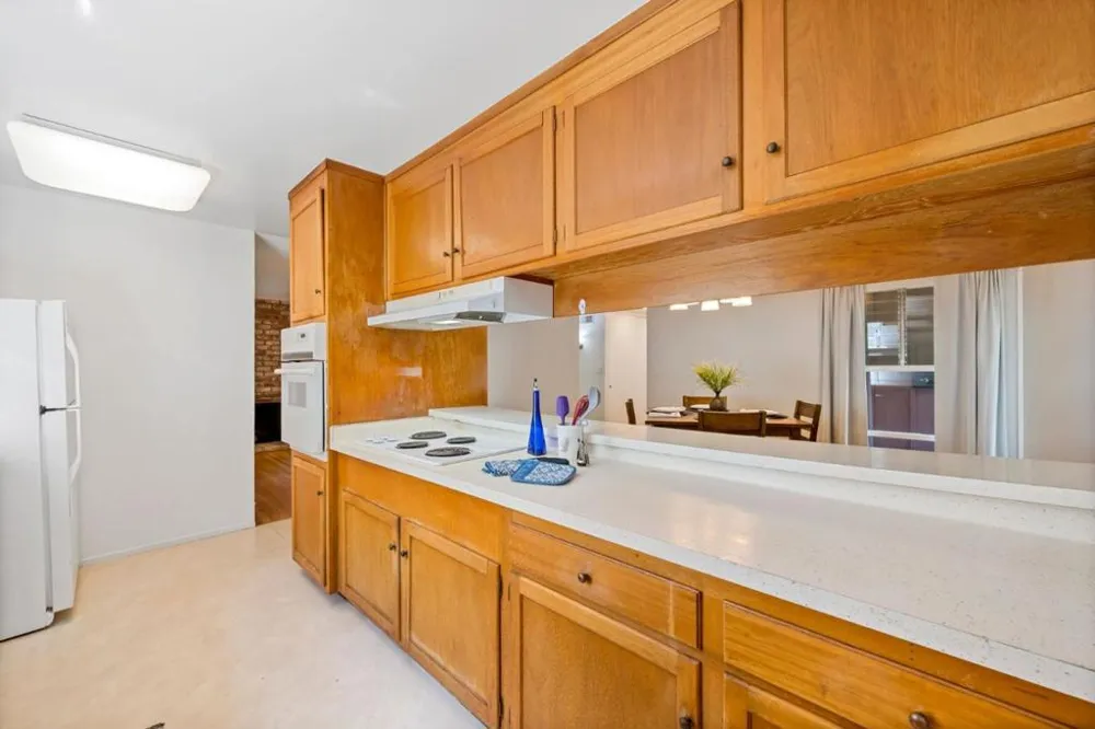 7864 Belknap Drive Cupertino, CA 95014