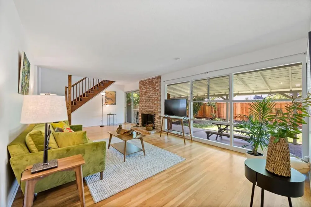 7864 Belknap Drive Cupertino, CA 95014