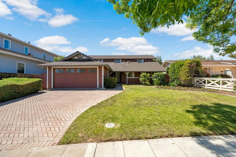 7864 Belknap Drive Cupertino, CA 95014
