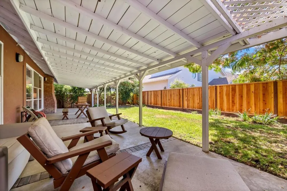 7864 Belknap Drive Cupertino, CA 95014