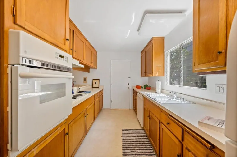 7864 Belknap Drive Cupertino, CA 95014
