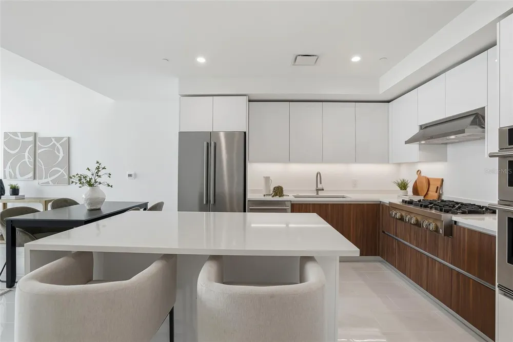 400 CENTRAL AVENUE #2008 St Petersburg, FL 33701