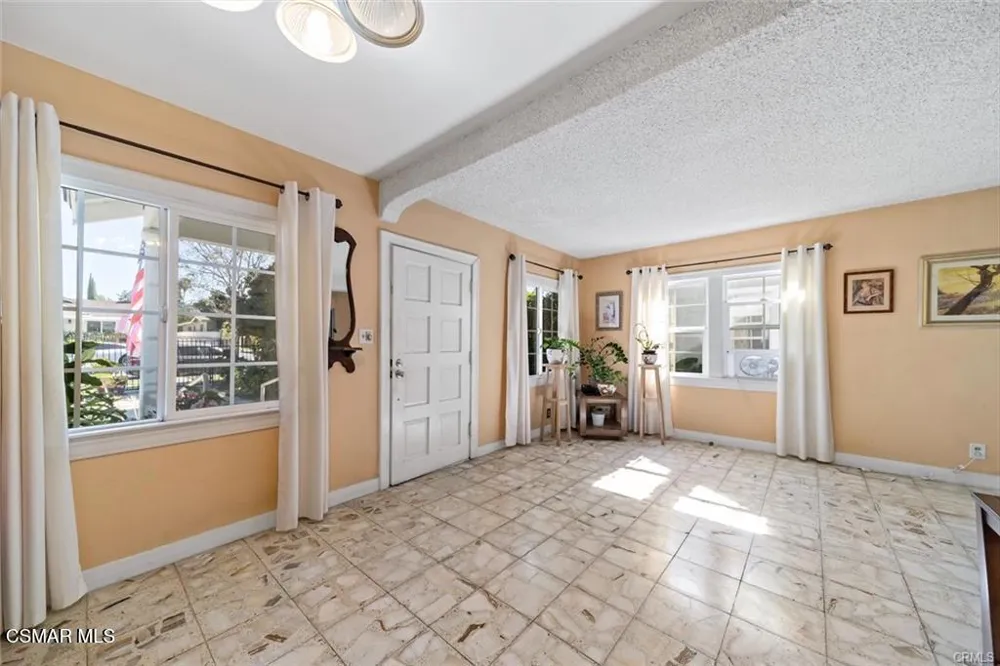 2706 W Avenue 30 Los Angeles, CA 90065