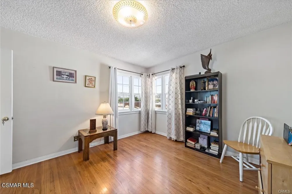 2706 W Avenue 30 Los Angeles, CA 90065