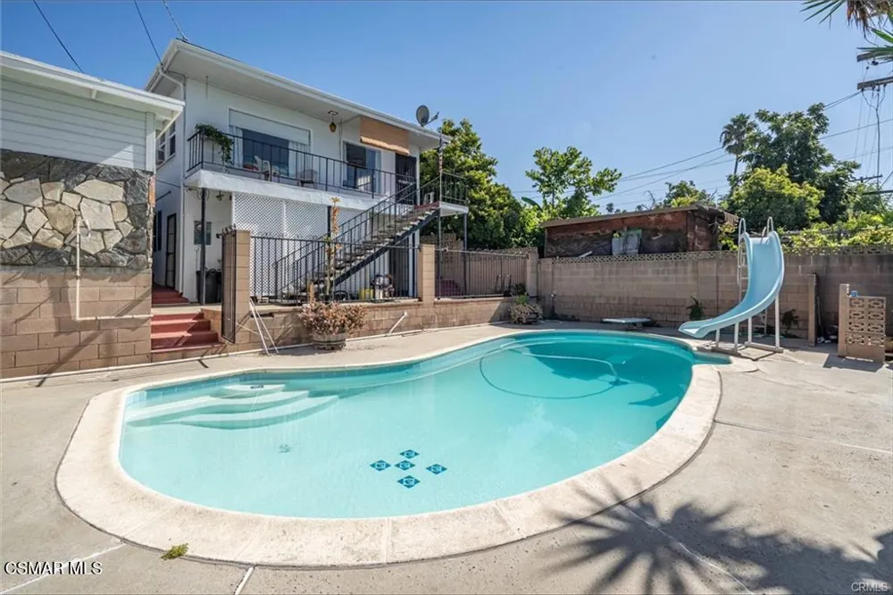 2706 W Avenue 30 Los Angeles, CA 90065