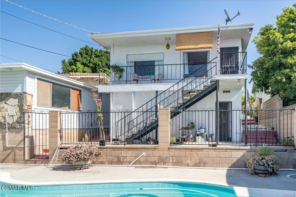 2706 W Avenue 30 Los Angeles, CA 90065