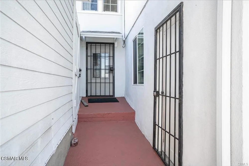 2706 W Avenue 30 Los Angeles, CA 90065