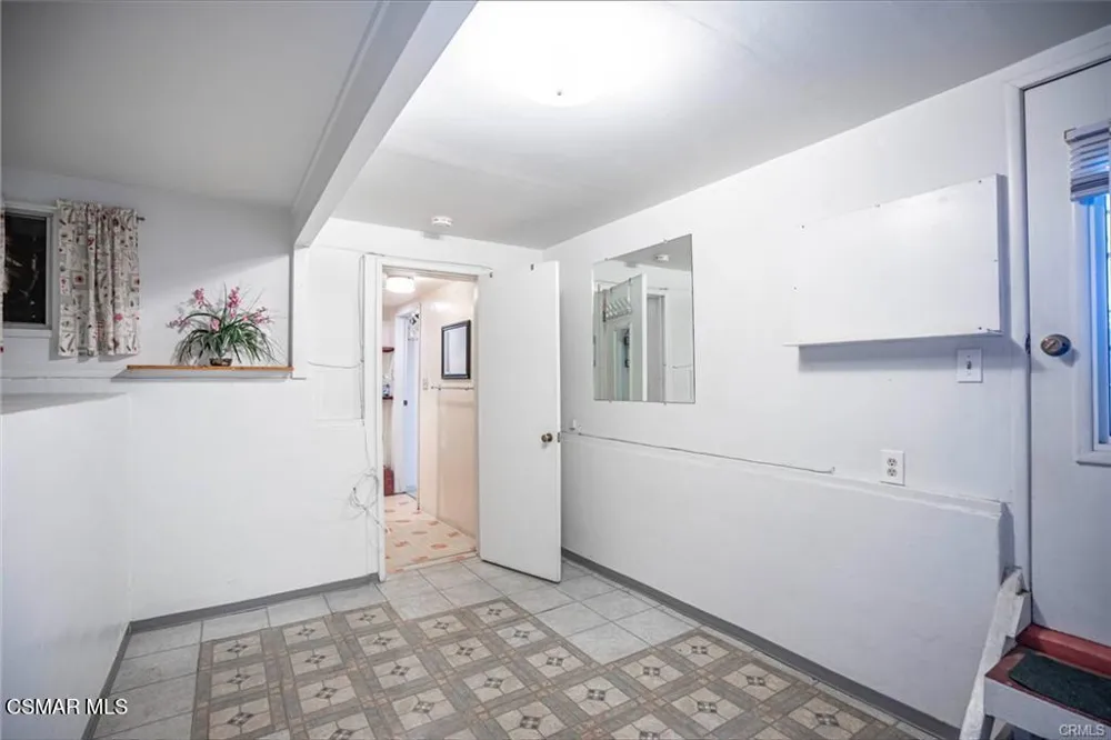 2706 W Avenue 30 Los Angeles, CA 90065