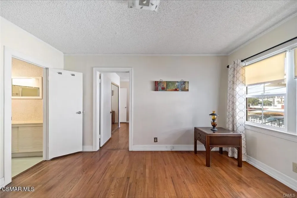2706 W Avenue 30 Los Angeles, CA 90065