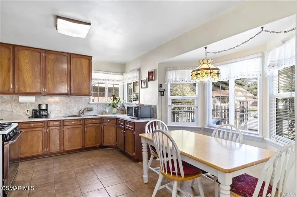 2706 W Avenue 30 Los Angeles, CA 90065