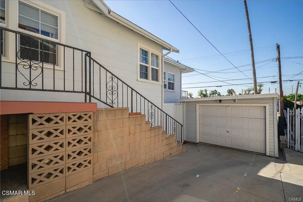 2706 W Avenue 30 Los Angeles, CA 90065