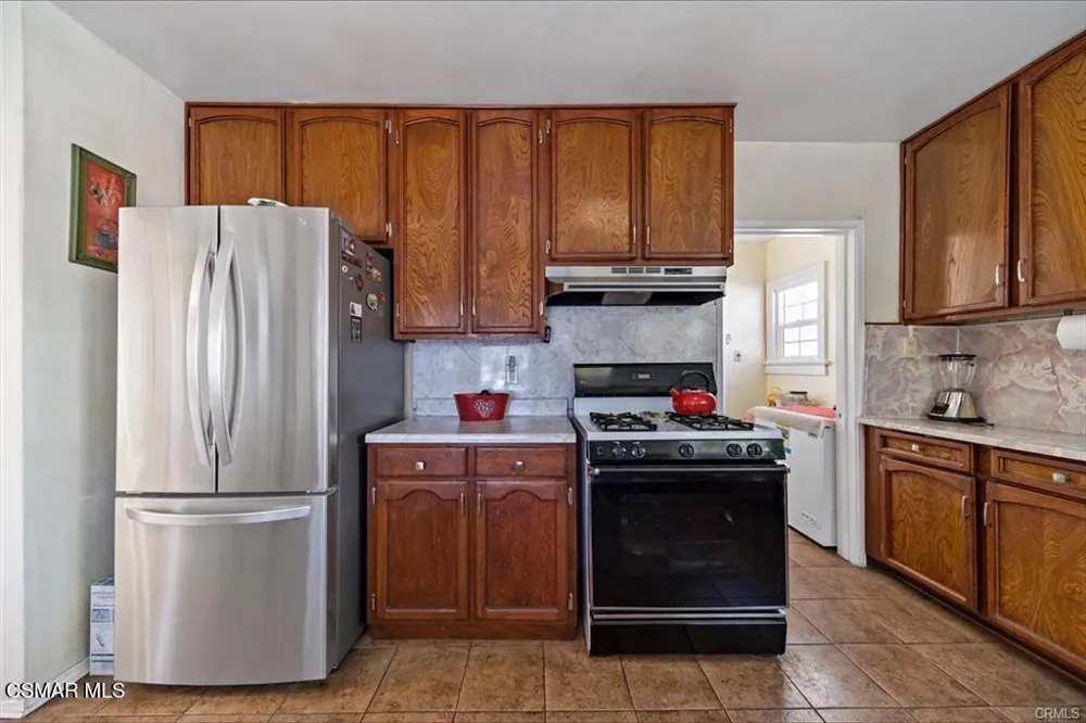 2706 W Avenue 30 Los Angeles, CA 90065