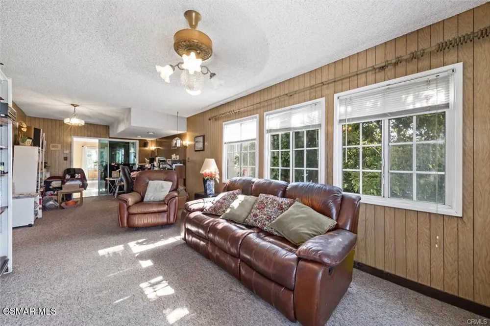 2706 W Avenue 30 Los Angeles, CA 90065