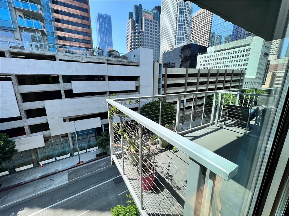 645 W 9th st. #508 Los Angeles, CA 90015