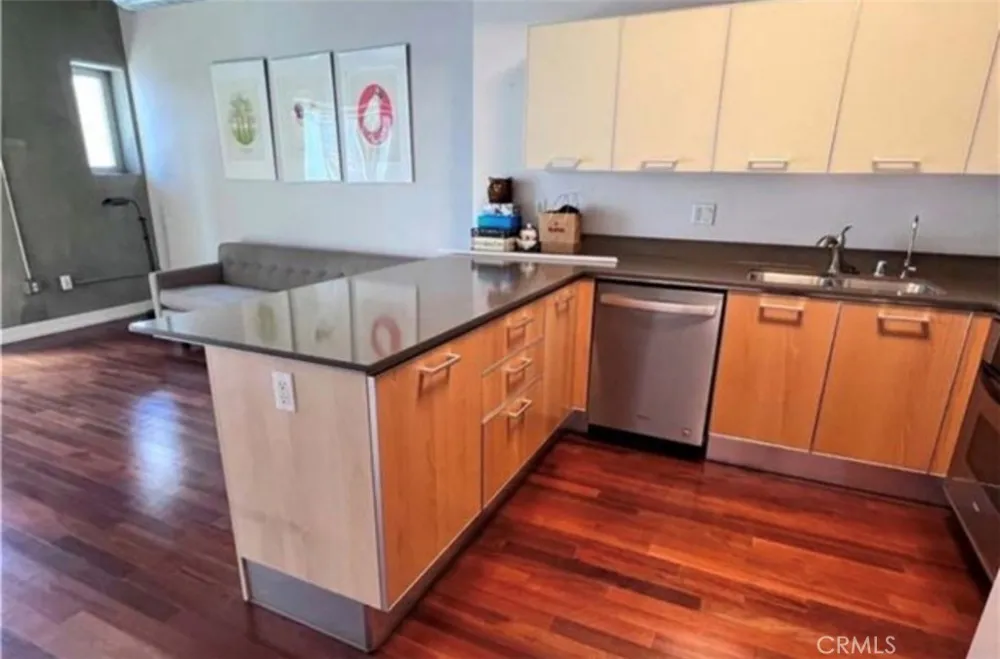 645 W 9th st. #508 Los Angeles, CA 90015