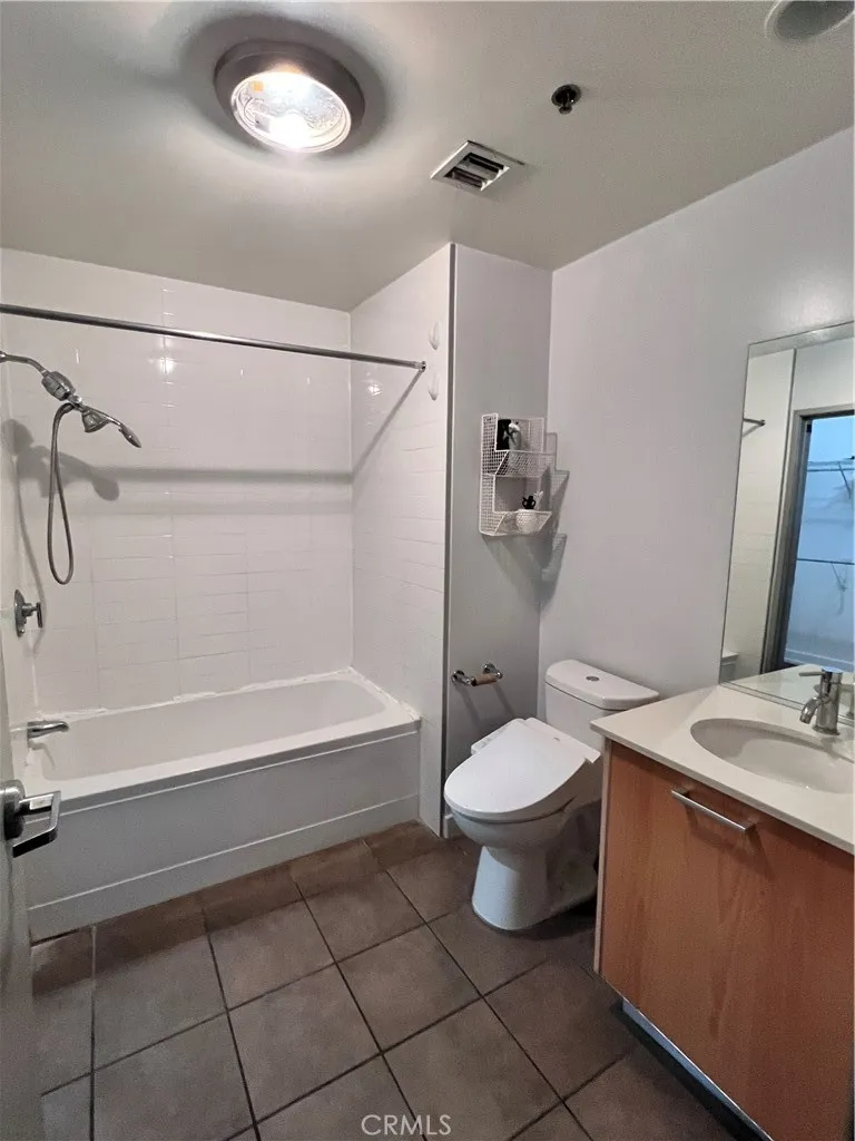 645 W 9th st. #508 Los Angeles, CA 90015