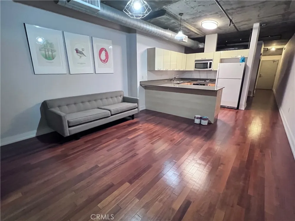 645 W 9th st. #508 Los Angeles, CA 90015