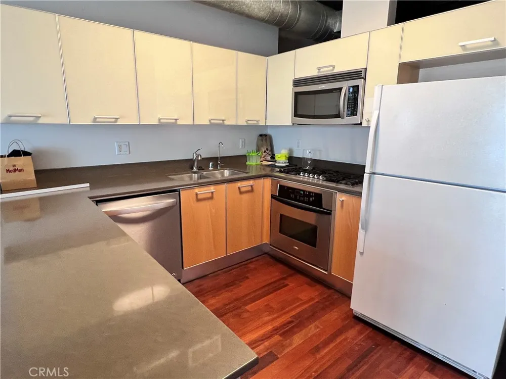 645 W 9th st. #508 Los Angeles, CA 90015