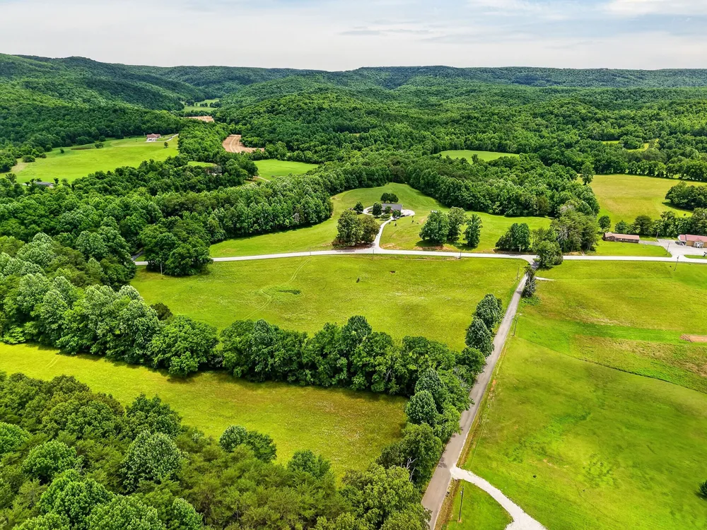 9249 Monterey Hwy Sparta, TN 38583