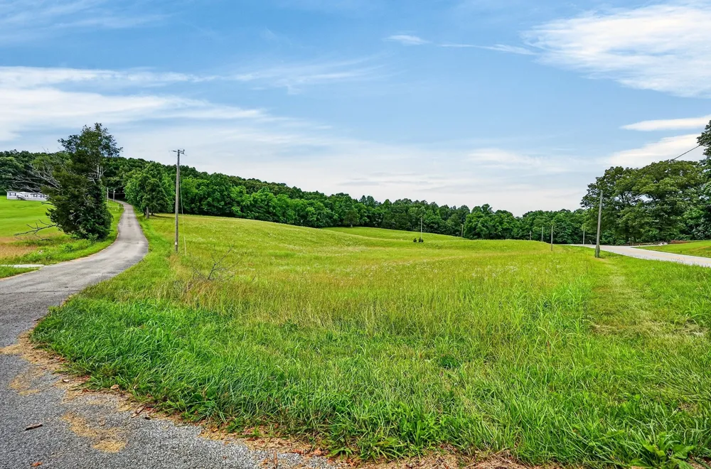 9249 Monterey Hwy Sparta, TN 38583