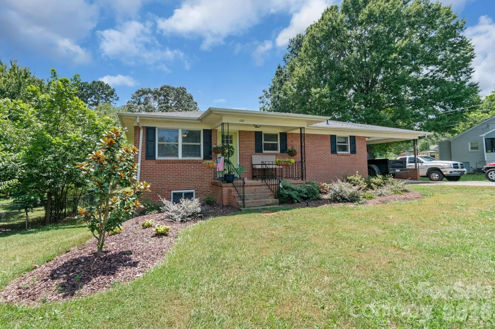 1501 Old Hickory Grove Road Mount Holly, NC 28120