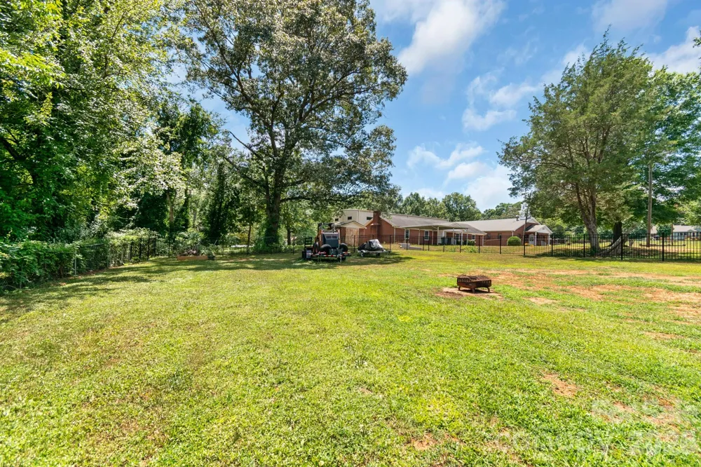 1501 Old Hickory Grove Road Mount Holly, NC 28120