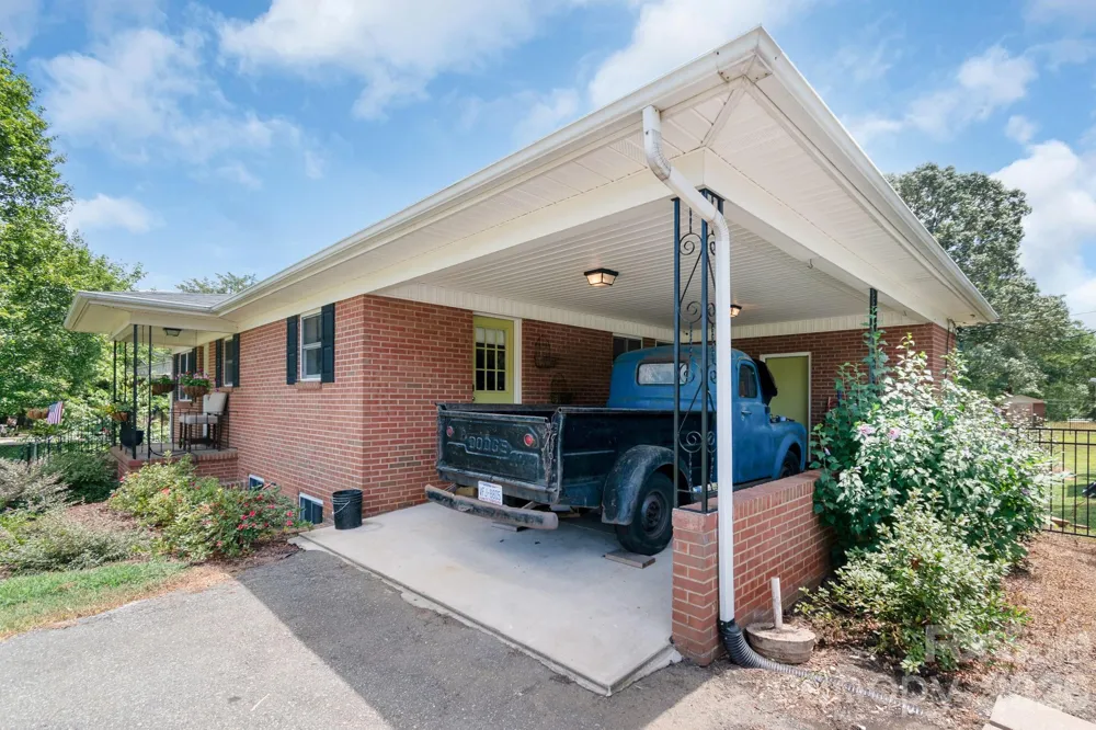 1501 Old Hickory Grove Road Mount Holly, NC 28120