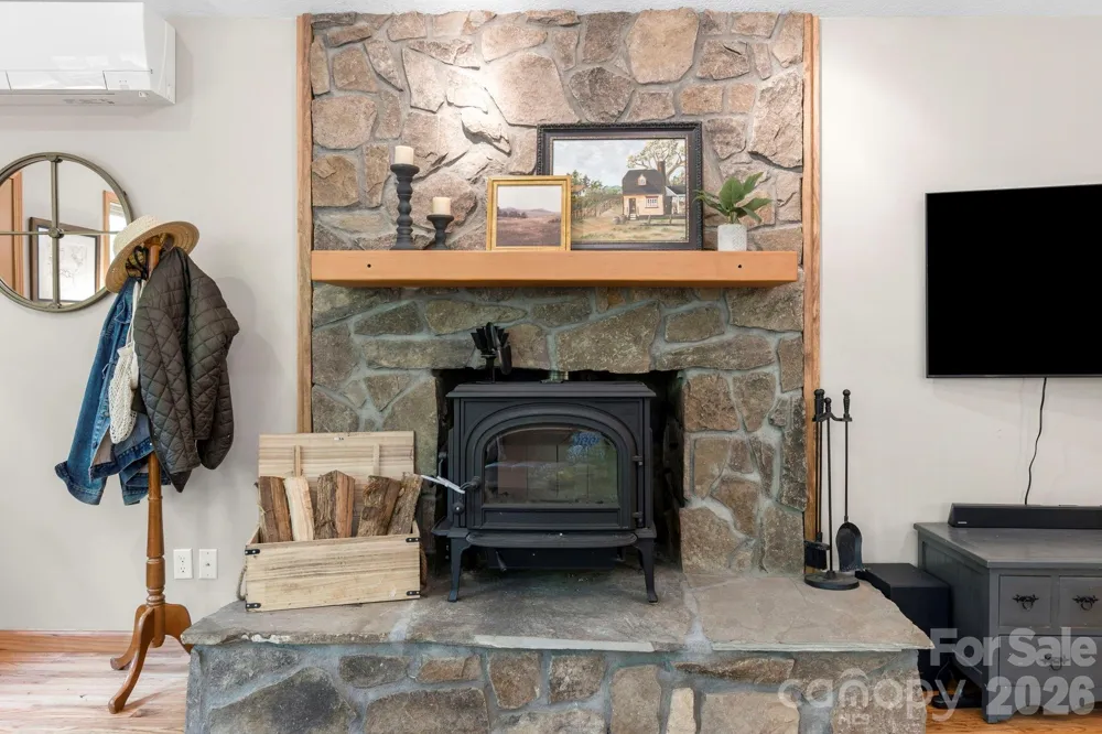 500 Winter Star Road Burnsville, NC 28714